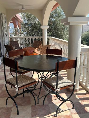 Steps to beach 3 Bedrooms 2 Bathrooms 2 Kitchens with a Terrace - 2 Parking spots - Sea View
