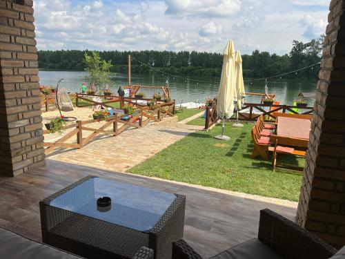Výhled na řeku, která protéká v blízkosti apartmánu