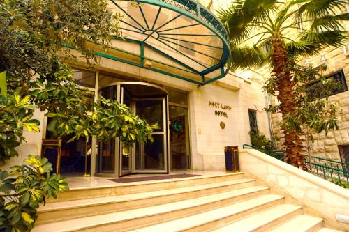Holy Land Hotelの外観または入り口