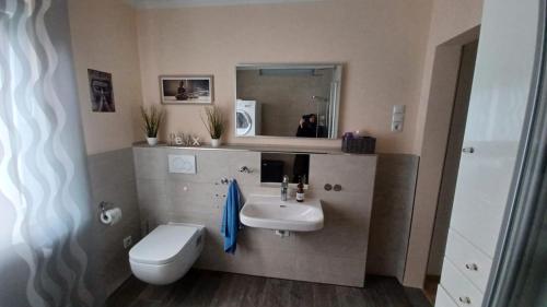 Phòng tắm tại Ferienwohnung Heideberg 2
