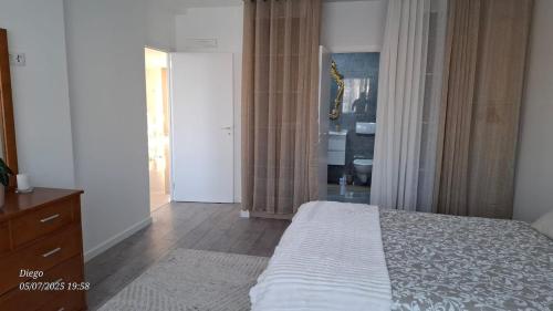 Postel nebo postele na pokoji v ubytování Cozy space