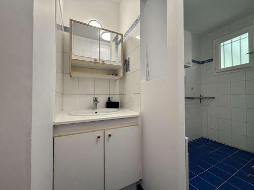 Koupelna v ubytování Maison plain-pied 3 chambres proche plage Saint-Denis-d'Oléron - FR-1-246A-366