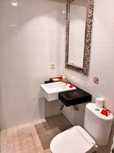 Bilik mandi di Tetirah Boutique Hotel