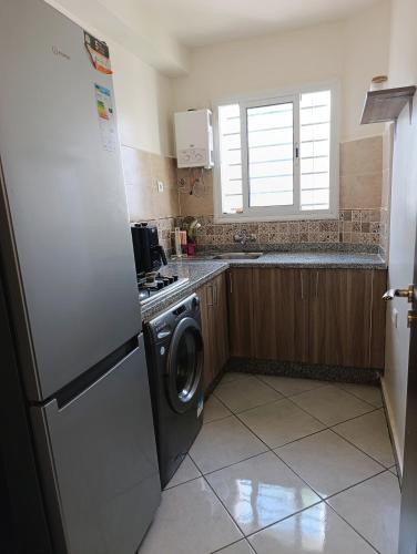 Kuchyň nebo kuchyňský kout v ubytování Beachside 2 Bedroom Apartment in Diplomatic Forest Tangier with Free Parking