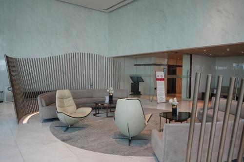 Χώρος καθιστικού στο Luxury room close to BTS