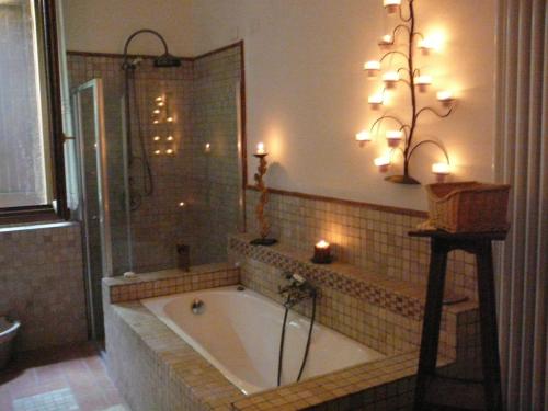 A bathroom at Agriturismo Ca' di Mazza