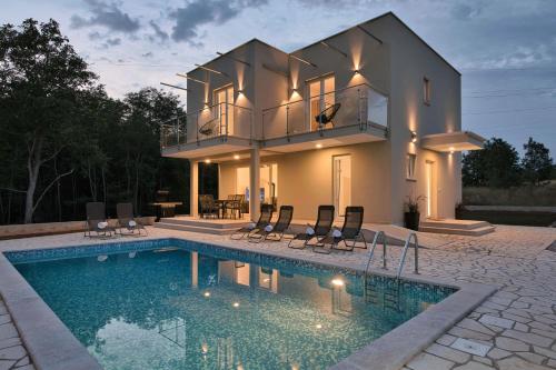 Villa Sarah, mediterranean elegance minutes from the beach