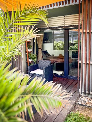 Jezerní apartmán s terasou a saunou v Lakepark Residence