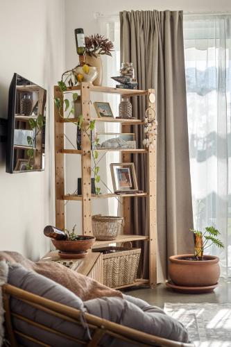 Ein Sitzbereich in der Unterkunft Cockatoo EcoHouse