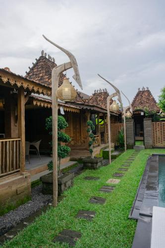 Taman di luar Taruchi 4 bedrooms villa