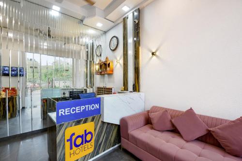 Posezení v ubytování FabHotel Skylight Inn - Artemis Hospital Gurgaon