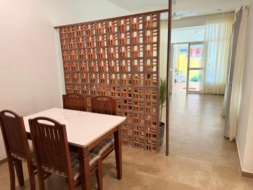 Φωτογραφία από το άλμπουμ του Hibiscus By Tara Suites σε Jāmb