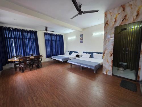 Fotografie z fotogalerie ubytování hotel tripta ganga v destinaci Rišikéš