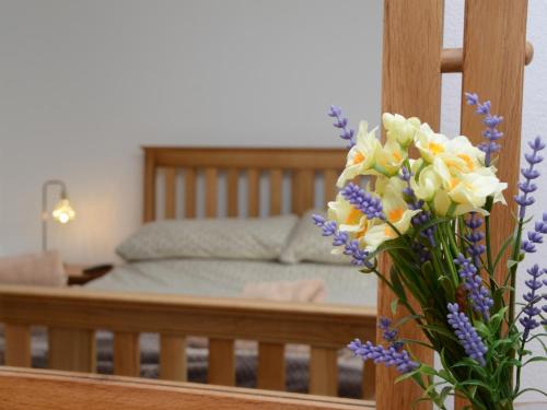 Katil atau katil-katil dalam bilik di 2 bed in St Davids 42280