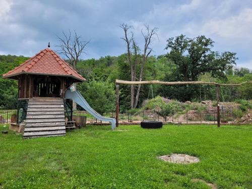 Κήπος έξω από το Urlaub auf dem Rittergut Friedeburg - mit direkter Nähe zur Saale