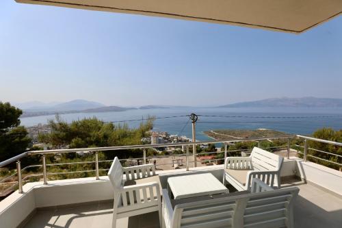 Eastwest Seaview Apartments