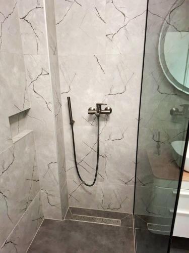Ένα μπάνιο στο Apartman Marta Makarska - prizemlje