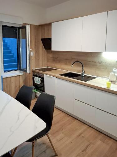 Apartman Marta 1 Makarska