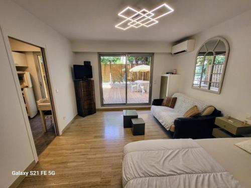 Ferber Garden - Appartement de charme avec deck privé