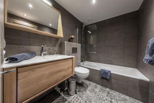 4 Bedrooms Penthouse in Courchevel 1650 photo 3
