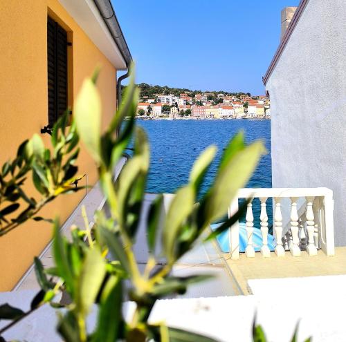 Apartments by the sea Mali Losinj (Losinj) - 8006