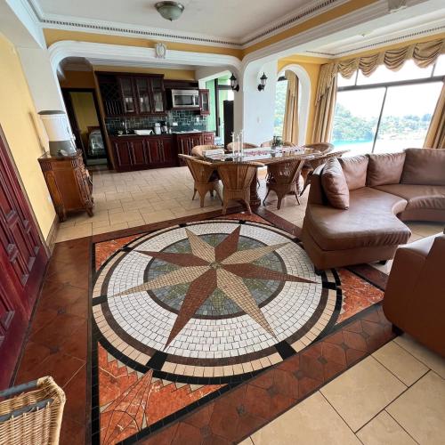 Χώρος καθιστικού στο Torres de Atitlán Pent-House 10 personas - Apartamento 8 personas