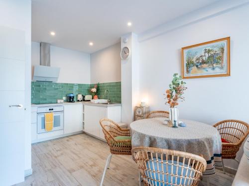 Pass the Keys Perfect 1 bed right by the beach