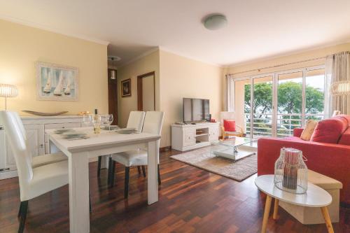 Strelitzia Apartment by AH