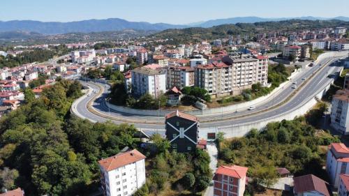 Nespecifikovaný výhled na hory nebo výhled na hory při pohledu z aparthotelu