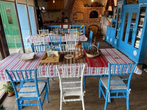 En restaurant eller et andet spisested på La Sâvulică, punct gastronomic local cu spatii de cazare