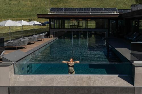La alberca dentro o cerca de Terentnerhof 4*S active & lifestyle hotel