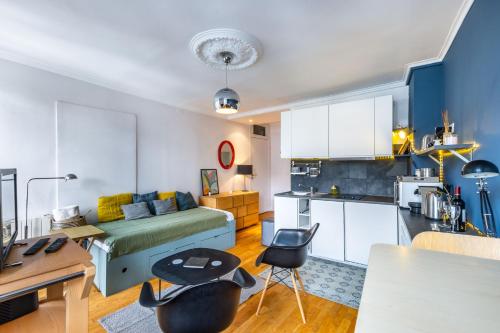 Paris Rooftop Views Cosy 2 Bedroom Stay Central