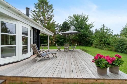Zahrada ubytování Summer Cottage With Jacuzzi And Sauna
