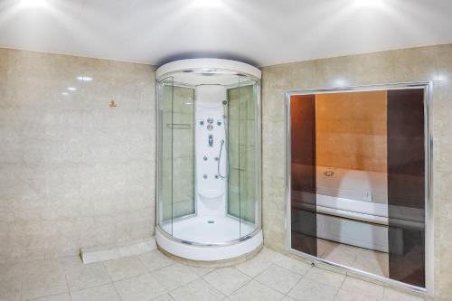 Bilik mandi di Apart Hotel Georgia Gold