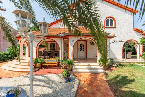 Villa Anna with pool by Porec