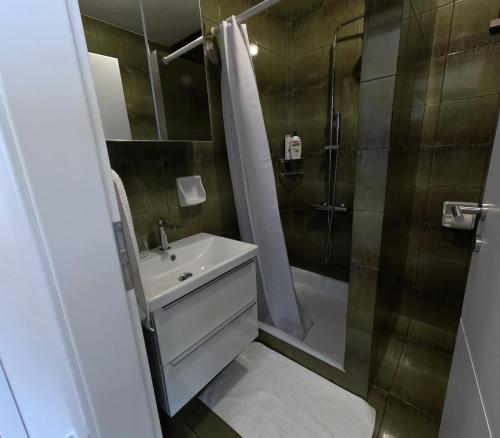 Phòng tắm tại Garden Apartments