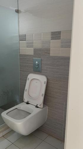 Gallery image of 3BRM Luxury Apartment Gym fast Wifi ACs and Netflix Near Kotoka international Airport in Accra