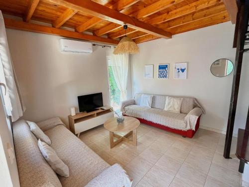 Wooden Loft 3min Walk to Beach