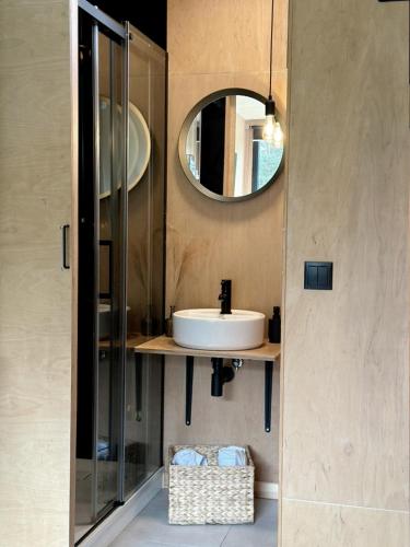 Un baño de Rest Place Mszczonów