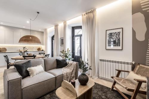 Baza - 3 bedrooms and office in Trafalgar