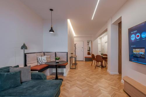 Kerameikos Elégance 2BR Apt | IVY Vacation Rentals