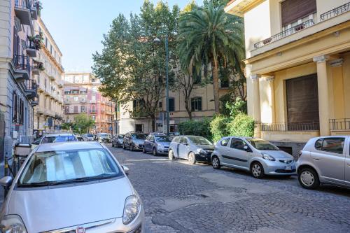 Via Aniello Falcone 72b