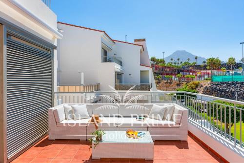 Family Home in Luxury Complex in La Caleta MG5