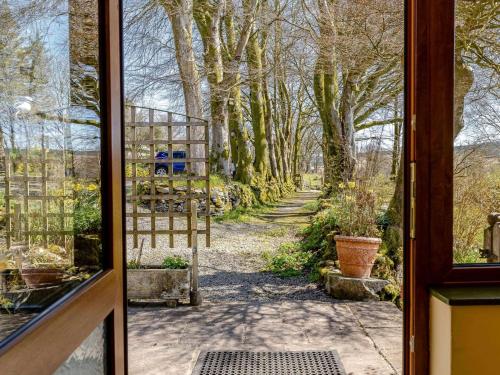 Κήπος έξω από το 1 Bed in Tregaron 43288