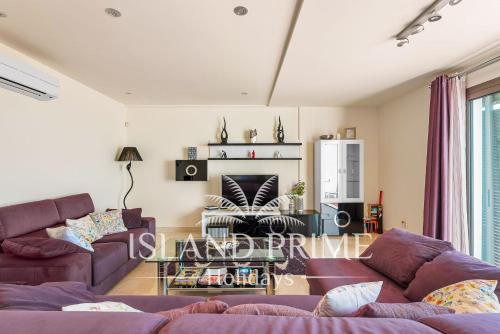 Family Home in Luxury Complex in La Caleta MG5