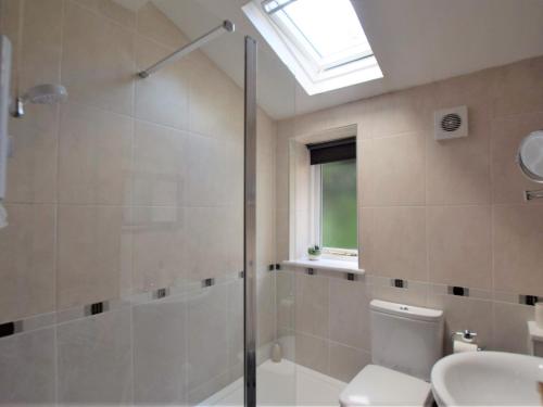 Un baño de 2 Bed in Coniston LCC17