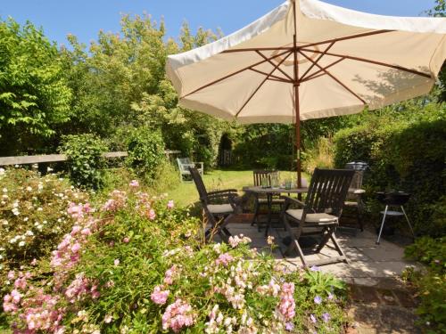 Gallery image of 3 Bed in Bothenhampton DC160 in Bridport