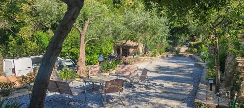 Gallery image of Uliveto Casa Della Rocca Guests House in Gorleri