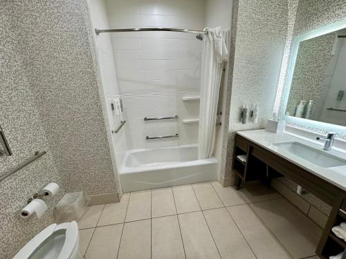 Koupelna v ubytování Home2 Suites By Hilton Amarillo East