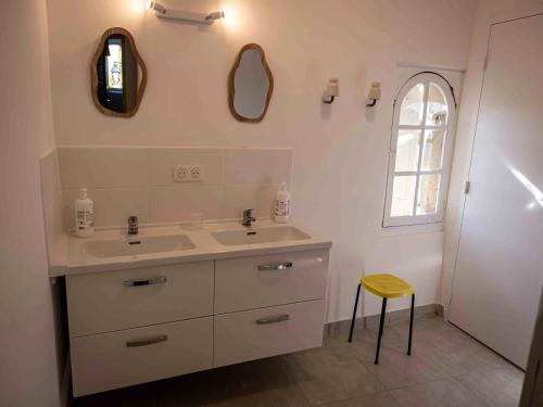 Koupelna v ubytování Appartement spacieux à Laure-Minervois avec piscine